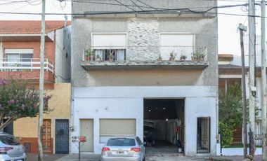 Venta 2 Casas con Local Oportunidad en Avellaneda