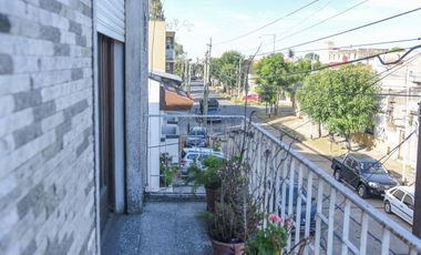 Venta 2 Casas con Local Oportunidad en Avellaneda