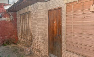 Venta 2 Casas con Local Oportunidad en Avellaneda
