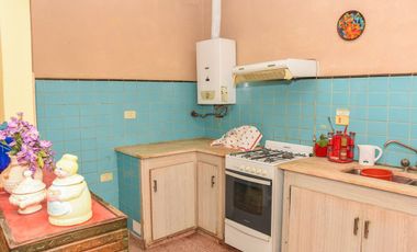 Venta 2 Casas con Local Oportunidad en Avellaneda