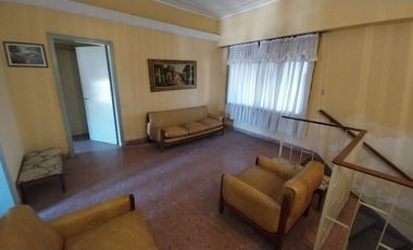 Venta 2 Casas con Local Oportunidad en Avellaneda