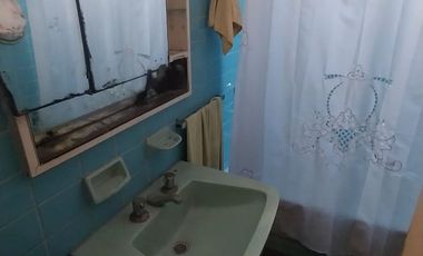 Venta 2 Casas con Local Oportunidad en Avellaneda