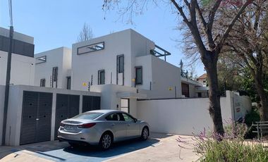 Casa en Arriendo en Camino El Alba - Pueblito Los Dominicos