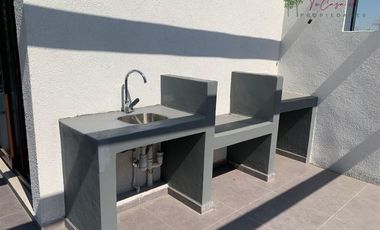 Casa en Arriendo en Camino El Alba - Pueblito Los Dominicos