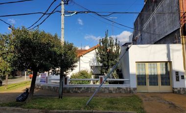 VENTA DE CASA 3 AMBIENTES LOMAS DEL MIRADOR