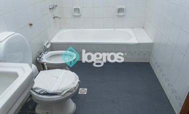 PH en venta de 4 dormitorios c/ cochera en Centro