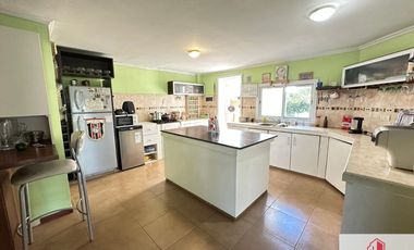 Casa en venta de 3 dormitorios c/ cochera en Barrio La Armonía