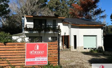 Casa en venta de 3 dormitorios c/ cochera en Barrio La Armonía