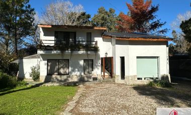 Casa en venta de 3 dormitorios c/ cochera en Barrio La Armonía
