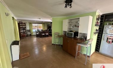 Casa en venta de 3 dormitorios c/ cochera en Barrio La Armonía