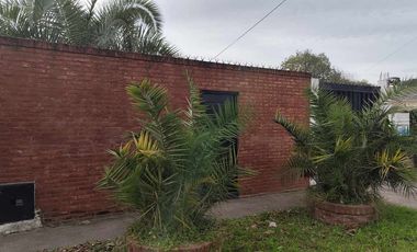 CASA TRES AMBIENTES VENTA LONGCHAMPS  CON PARQUE