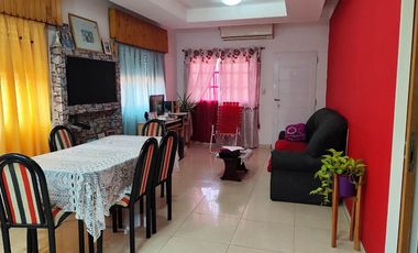 CASA TRES AMBIENTES VENTA LONGCHAMPS  CON PARQUE