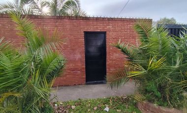 CASA TRES AMBIENTES VENTA LONGCHAMPS  CON PARQUE