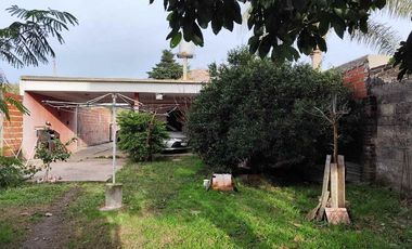 CASA TRES AMBIENTES VENTA LONGCHAMPS  CON PARQUE