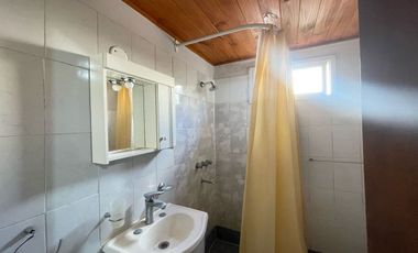 Venta Casa 3 Ambientes con Quincho y Garage