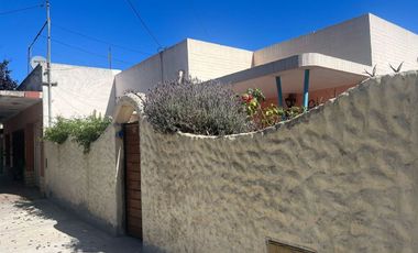 Venta Casa 3 Ambientes con Quincho y Garage