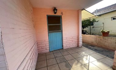 Venta Casa 3 Ambientes con Quincho y Garage