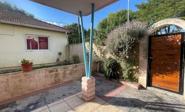Venta Casa 3 Ambientes con Quincho y Garage