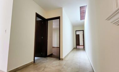 CASA EN RENTA DE 1 PLANTA EN RESIDENCIAL MISIÓN SAN JERÓNIMO, 2 HAB.