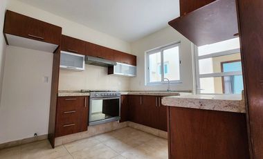 CASA EN RENTA DE 1 PLANTA EN RESIDENCIAL MISIÓN SAN JERÓNIMO, 2 HAB.