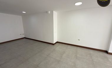 Local de venta en Universidad De Cuenca – código:21866