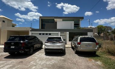 Casa en Renta y en Venta en Campeche Privada Redidencial Bougambilias