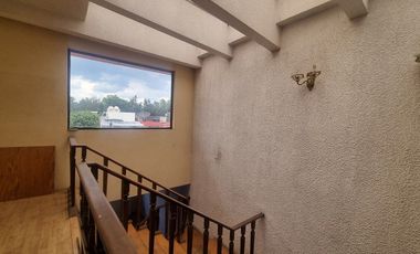 En Venta Echegaray gran oportunidad casa como terreno para remodelar