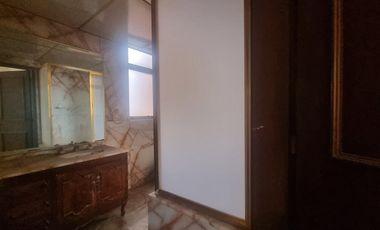 En Venta Echegaray gran oportunidad casa como terreno para remodelar