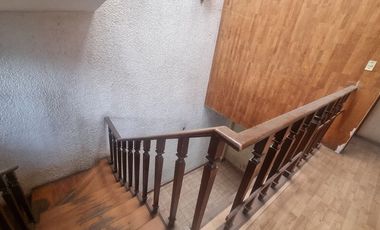 En Venta Echegaray gran oportunidad casa como terreno para remodelar