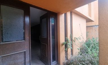 En Venta Echegaray gran oportunidad casa como terreno para remodelar