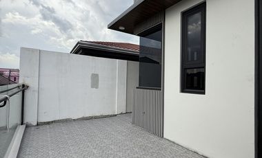 Duplex Unit in Vermont Park Executive Village Antipolo For Sale