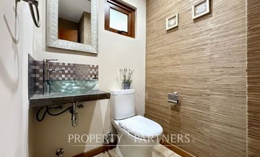 Moderna casa con piscina en Schaub