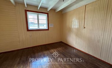 Se vende casa con gran terreno