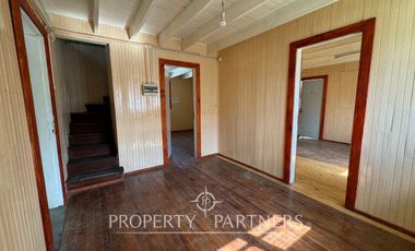Se vende casa con gran terreno