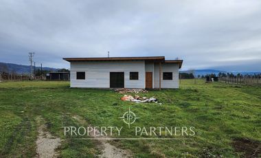 Casa nueva en media hectárea