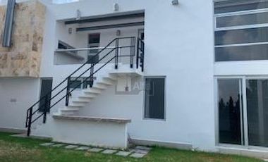 Casa EN VENTA en Fracc. Exclusivo Pedregal II en San Luis Potosí