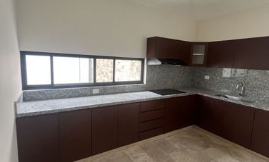 Casa en Venta en Mérida, Varena, Cholul  ( L. 4 y 20)