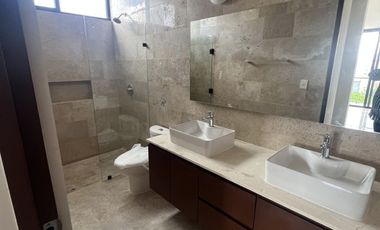 Casa en Venta en Mérida, Varena, Cholul  ( L. 4 y 20)