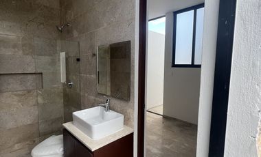 Casa en Venta en Mérida, Varena, Cholul  ( L.21)