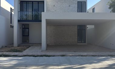 Casa en Venta en Mérida, Varena, Cholul  ( L.21)