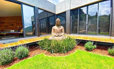 CASA EN VENTA EN VALLE DE BRAVO - RETREAT CENTER-VALLE IRIS