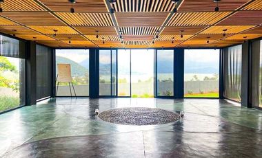 CASA EN VENTA EN VALLE DE BRAVO - RETREAT CENTER-VALLE IRIS