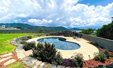 CASA EN VENTA EN VALLE DE BRAVO - RETREAT CENTER-VALLE IRIS