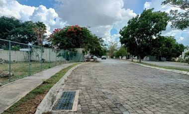 En Renta, Terreno de 863 m2 en Esquina sobre Avenida principal en Altabrisa