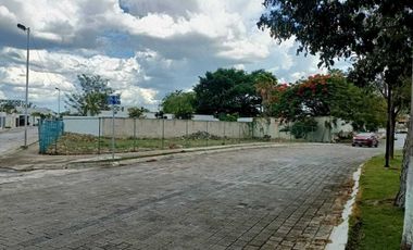 En Renta, Terreno de 863 m2 en Esquina sobre Avenida principal en Altabrisa