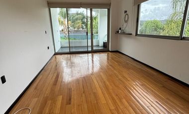 CASA RESIDENCIAL EN RENTA EN EL CLUB Y DENTRO DEL CAMPO DE GOLF TRES MARIAS