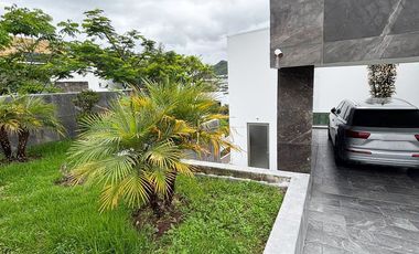 CASA RESIDENCIAL EN RENTA EN EL CLUB Y DENTRO DEL CAMPO DE GOLF TRES MARIAS