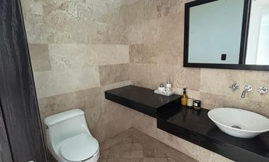 CASA RESIDENCIAL EN RENTA EN EL CLUB Y DENTRO DEL CAMPO DE GOLF TRES MARIAS