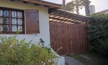 Casa en venta - 3 Dormitorios 2 Baños - Pinamar