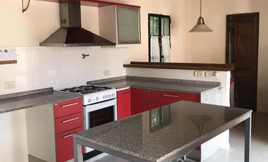 Casa en ALQUILER amoblada y equipada, en Chacras de Coria. Lujan de Cuyo.
